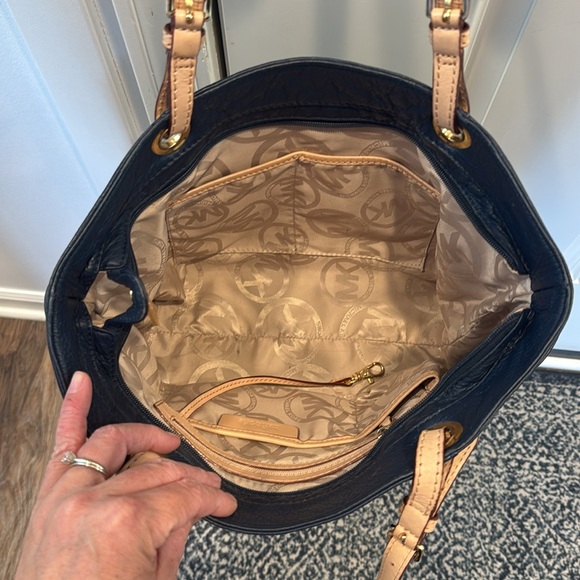 Michael Kors Small Tote Bag navy blue with tan straps - Picture 8 of 13
